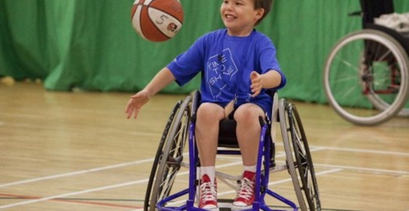 Инвалид детства до 23 лет. Дети инвалиды. Дети с ограниченными возможностями. Дети инвалиды в спорте. Адаптивный спорт для детей.